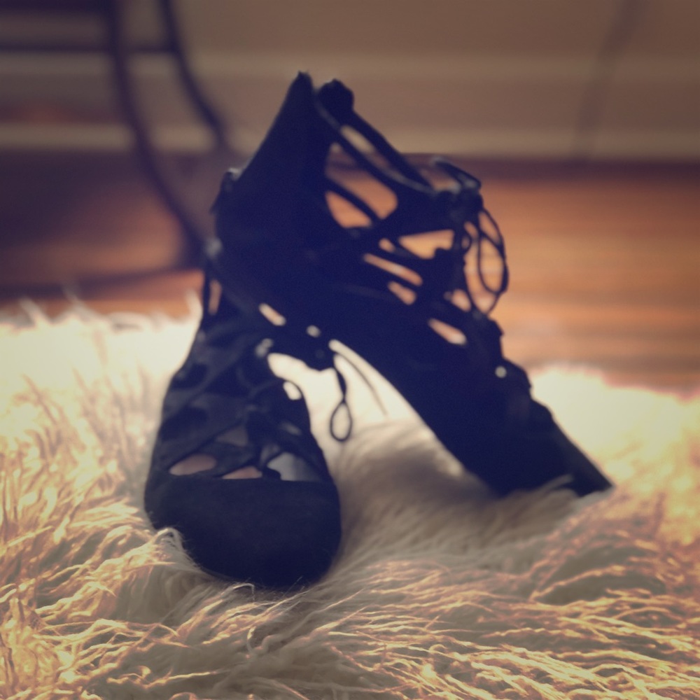 Perfect Halloween flats!